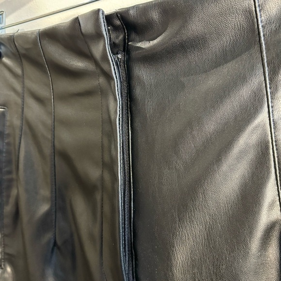 ZARA Sz L Vegan Leather Trouser Pants Pleated Front Straight Leg High Rise Black - Picture 4 of 8